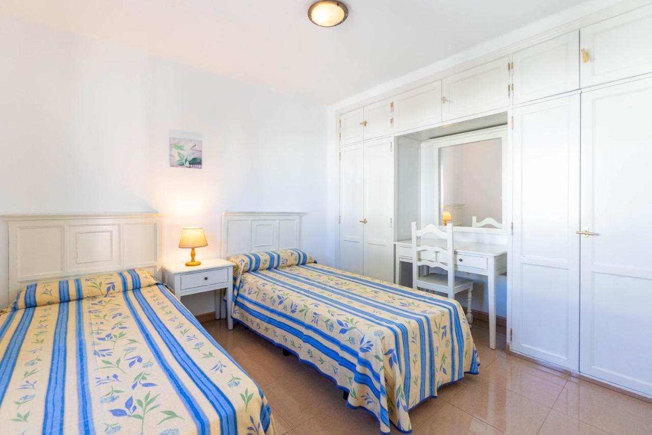 One-Bedroom Apartment,1039777612:JPEG