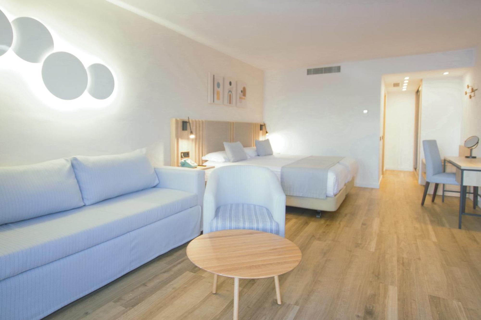 Double or Twin Room with Side Sea View,1698858536:JPEG