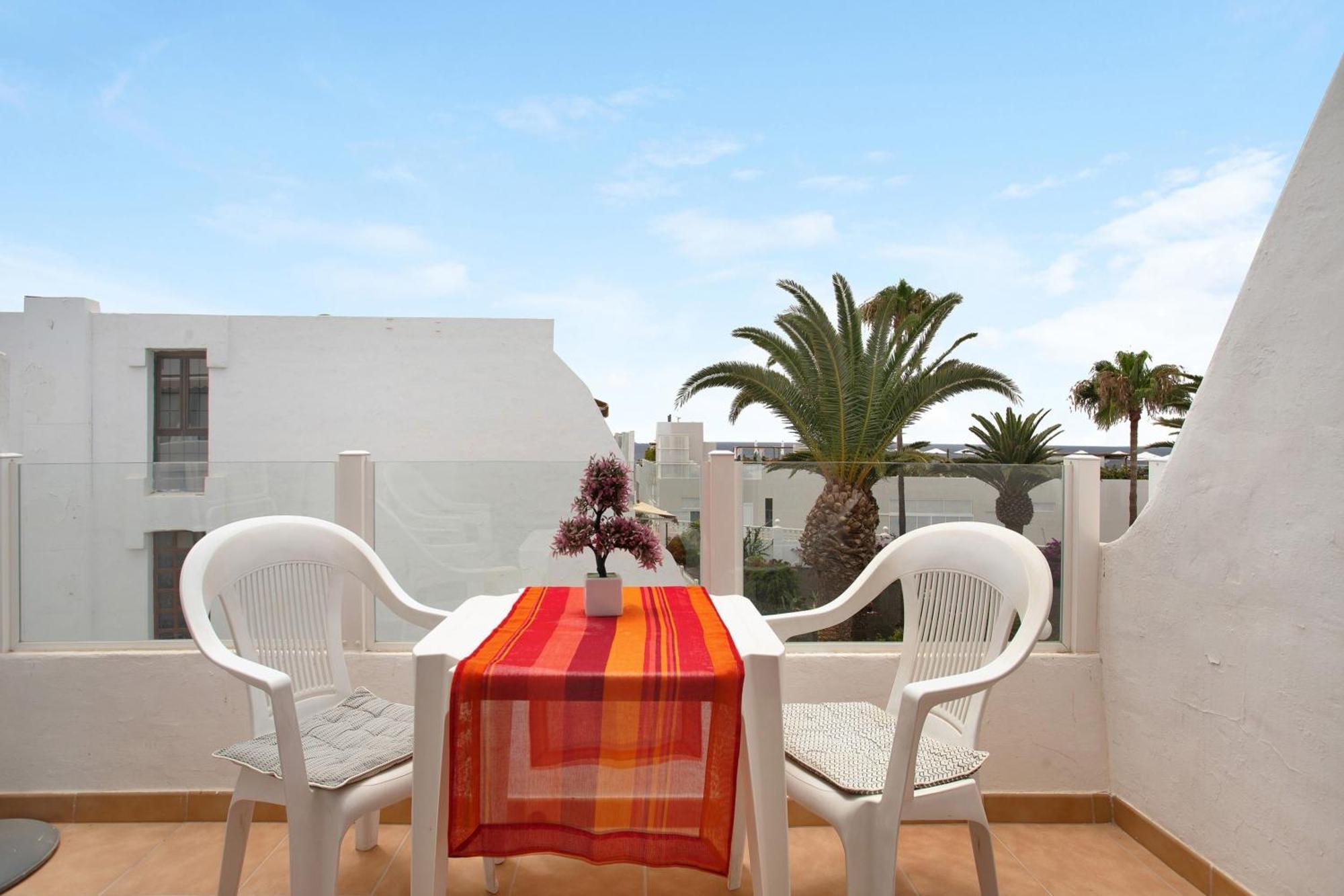 Superior One-Bedroom Apartment Balcony,1765636284:JPEG
