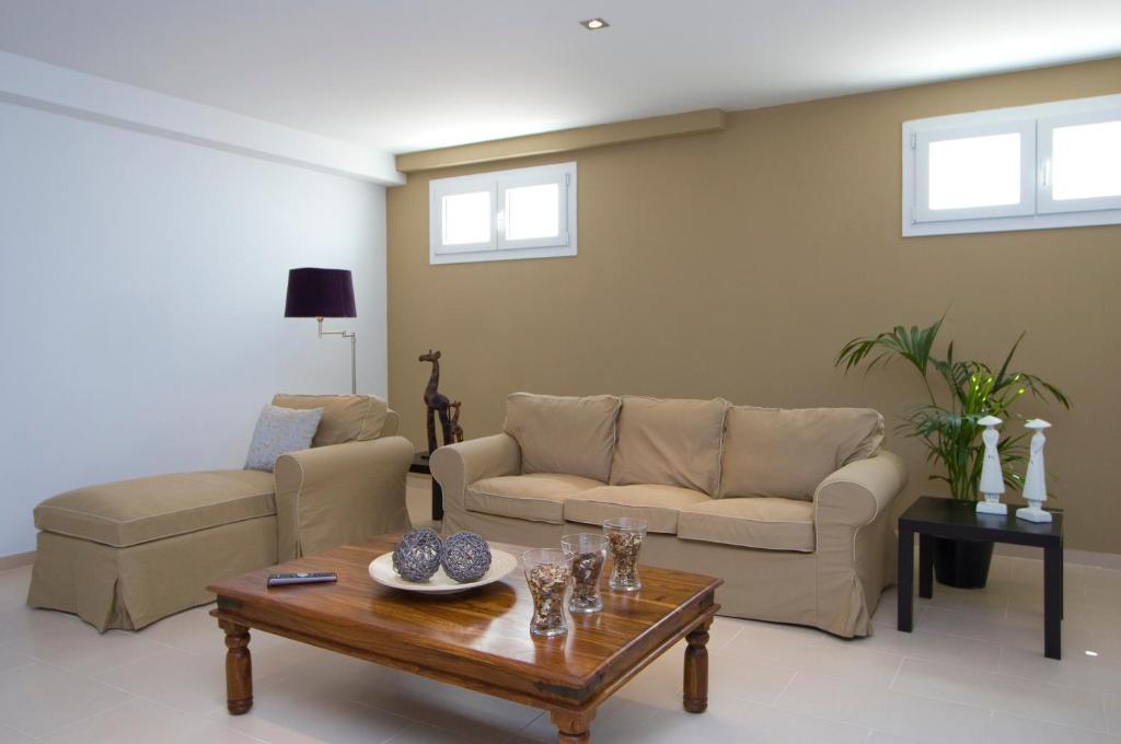 Three-Bedroom Villa,63119932:JPEG