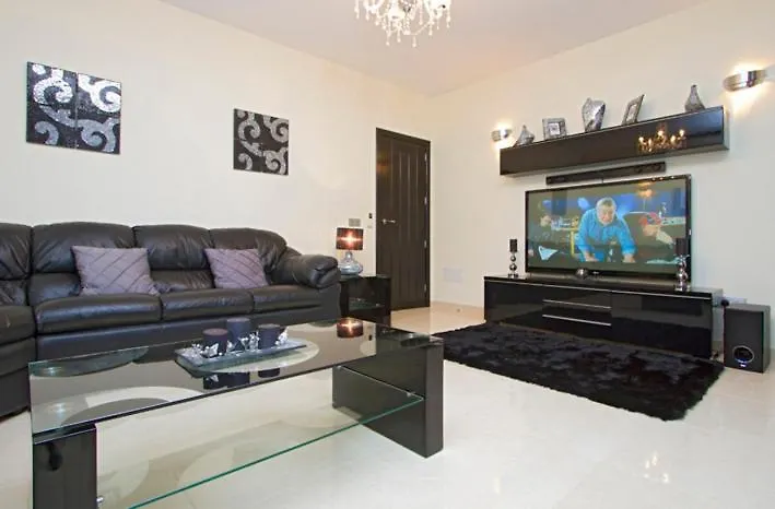Casa Taburiente - 4 Bedroom Luxury Villa - Well Furnished Interior - Perfect For Families-1
