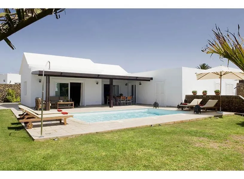Villa Janubio - A Beautiful 4 Bedroom Villa - A Short Walk To Puerto Del Carmen-1