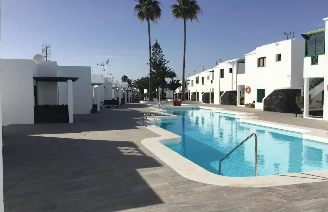 Relax & Pool Next To The Beach Apt-1