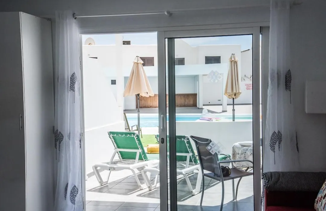 Sunny Days Home With Shared Pool And Free Wifi-1