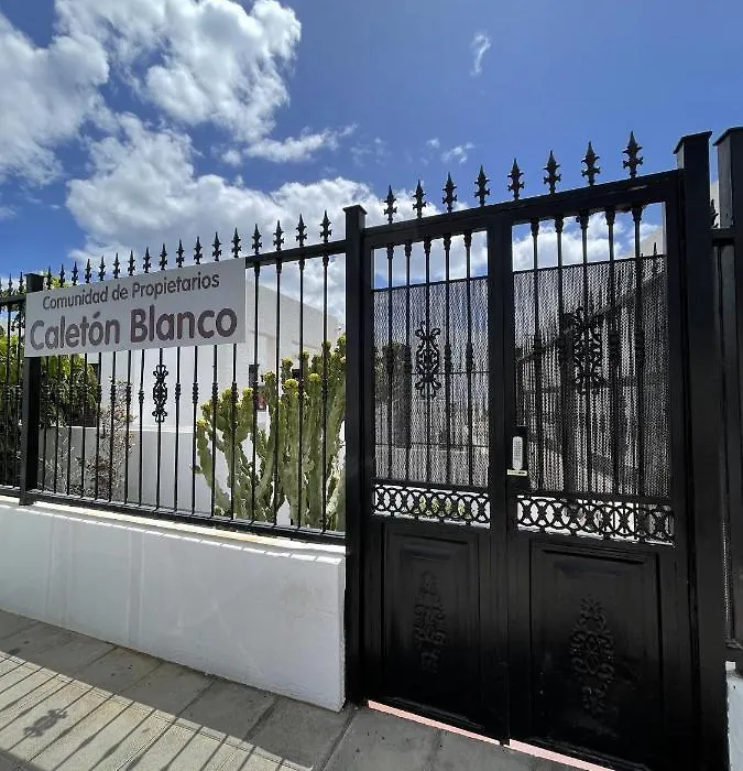 Casahost - Casa Elu Lanzarote-1