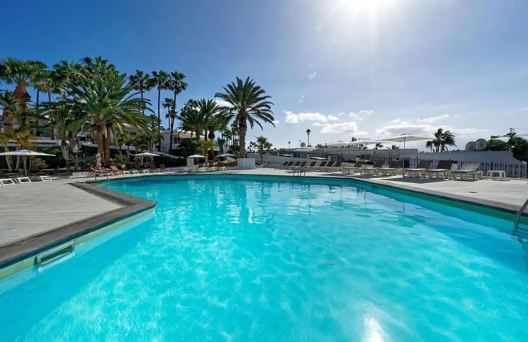 Ld Un Dormitorio Con Vistas A Jardin, Piscina, Cerca De La Playa-1
