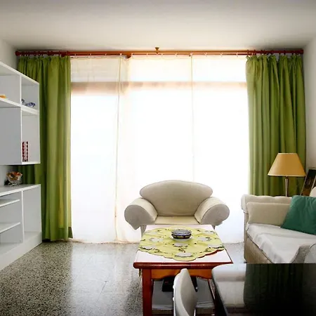 Cosy Apartment Close To The Beach!-3
