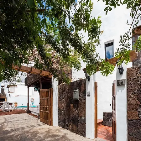 Belvilla By Oyo Villa Aloe-3