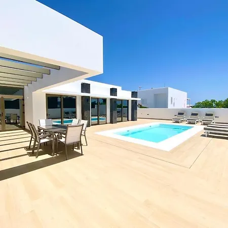 Luxury Villa Olivia 3 Beds - 3 Baths-3