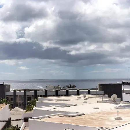 Apartamento 2 Dormitorios Cerca De La Playa En Puerto Del Carmen-2