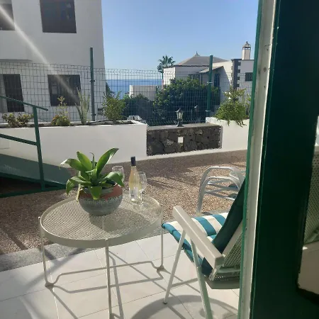 Beautiful Spacious 1-Bed Apartment With Aircon-3