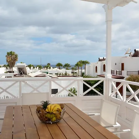 Lovely 3-Bed Villa In Puerto Del Carmen-2