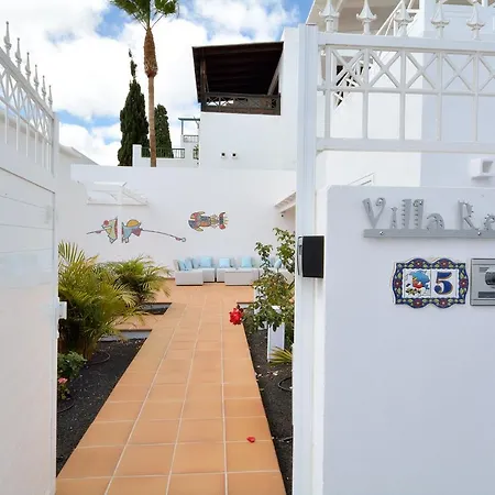 Lovely 3-Bed Villa In Puerto Del Carmen-3