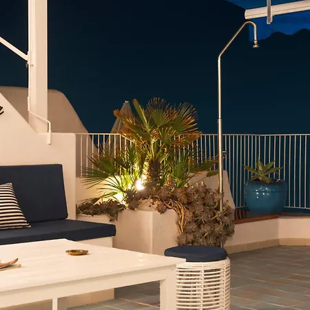 Luxury Sea Front Caleton 40-3
