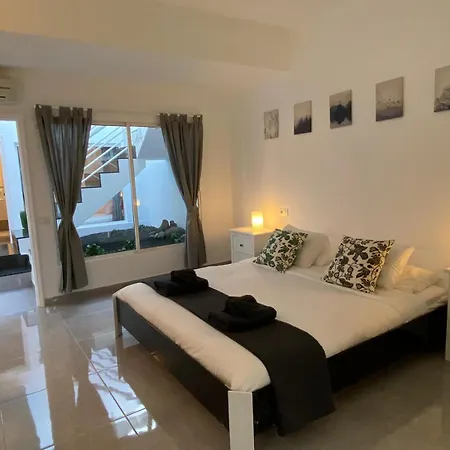 110 Colony Club-2