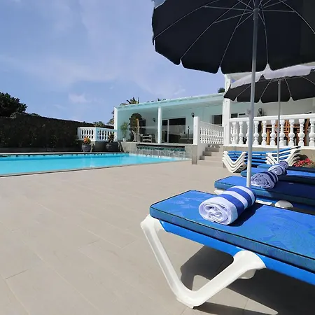 Graceful Puerto Del Carmen Villa 5 Bedrooms Villa Vega Del Carmen-3